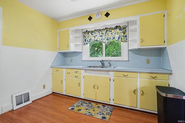 118 S Highland Avenue, Elkhart, IN 46514