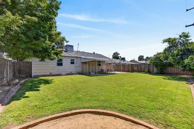1144 Longcroft St, West Sacramento, CA 95691