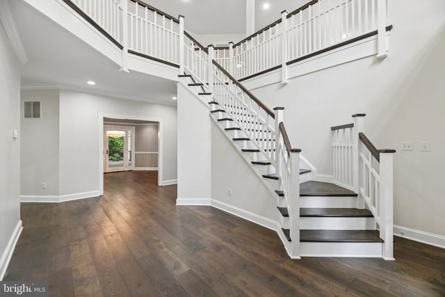 512 SENECA GREEN WAY, Great Falls, VA 22066