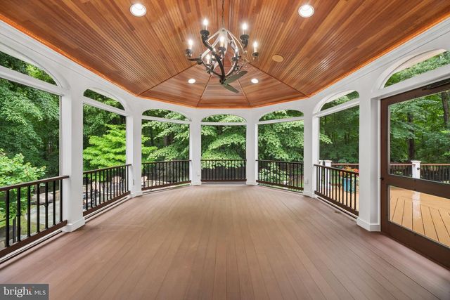 512 SENECA GREEN WAY, Great Falls, VA 22066