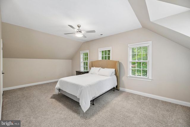 512 SENECA GREEN WAY, Great Falls, VA 22066