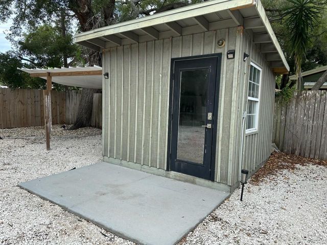 2559 E PAULSTAN COURT, Sarasota, FL 34237