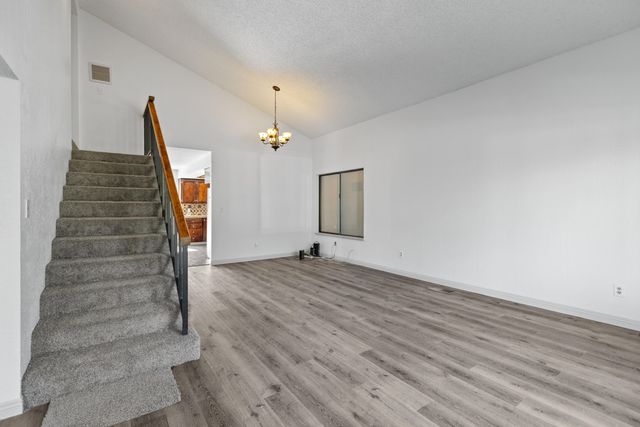 91 Heatherwood Court, Porterville, CA 93257