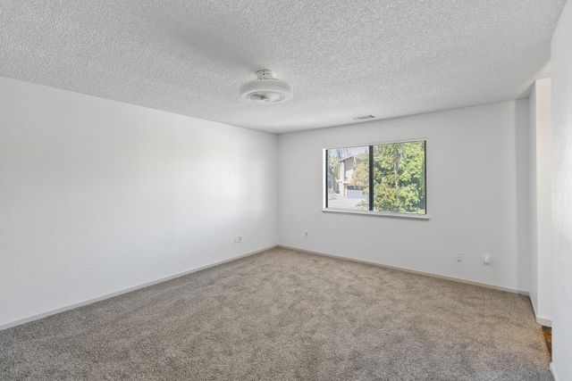 91 Heatherwood Court, Porterville, CA 93257