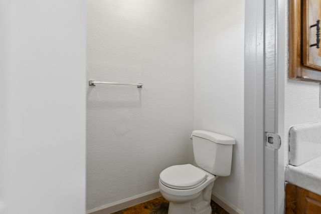 91 Heatherwood Court, Porterville, CA 93257