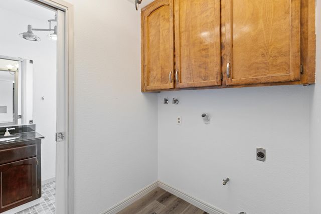 91 Heatherwood Court, Porterville, CA 93257