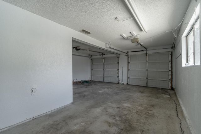 91 Heatherwood Court, Porterville, CA 93257