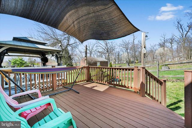 1054 ALEXANDER DR, Temple, PA 19560