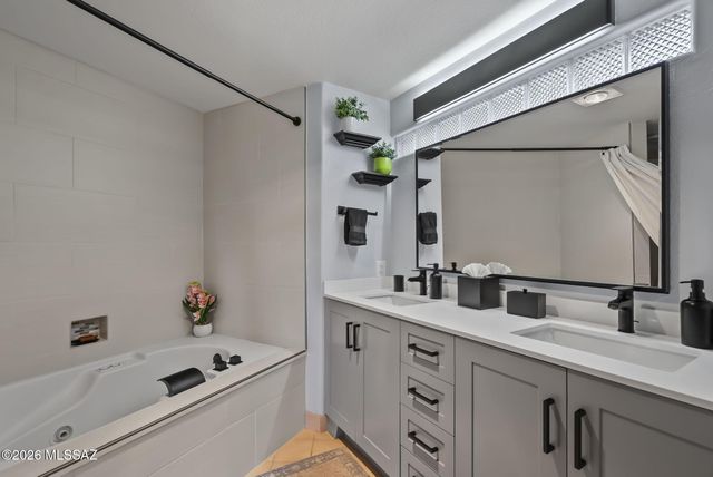 24 Rosete Court, Patagonia, AZ 85624