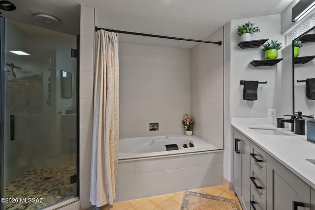 24 Rosete Court, Patagonia, AZ 85624