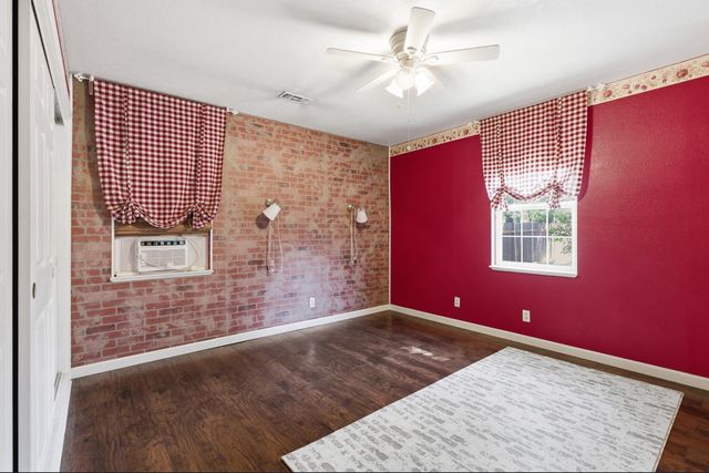 2900 Bell St, Sacramento, CA 95821