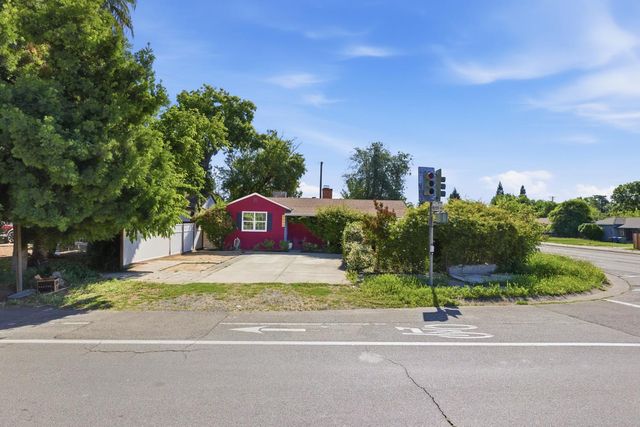 2900 Bell St, Sacramento, CA 95821