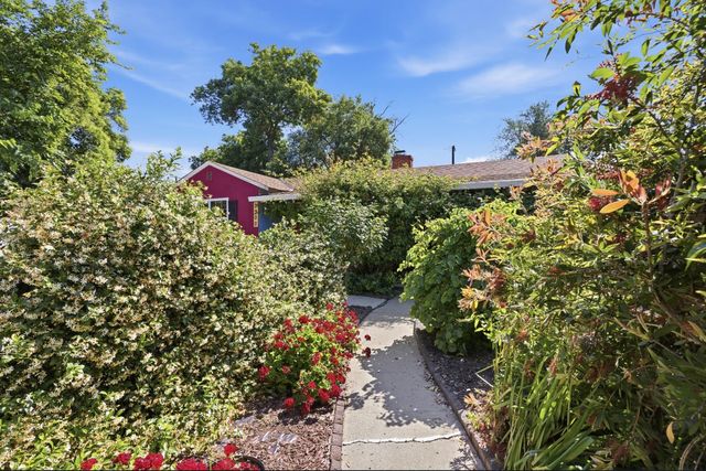 2900 Bell St, Sacramento, CA 95821