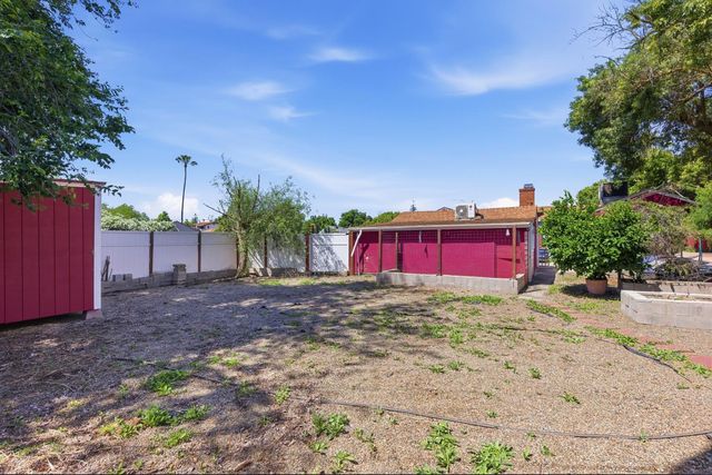 2900 Bell St, Sacramento, CA 95821