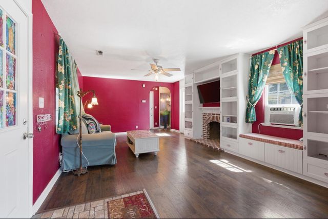 2900 Bell St, Sacramento, CA 95821