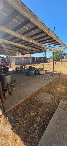 590 E Daleville Avenue, Fresno, CA 93706