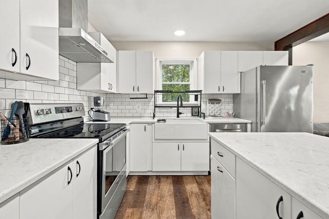 24 Morse Ave, Wilmington, MA 01887