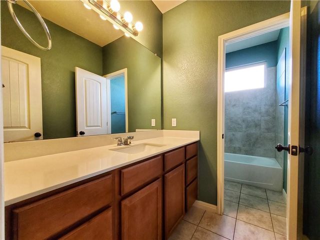 405 S Brook DR, Leander, TX 78641