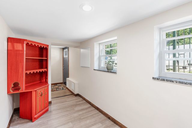 1301 W Nelson Street G, Chicago, IL 60657