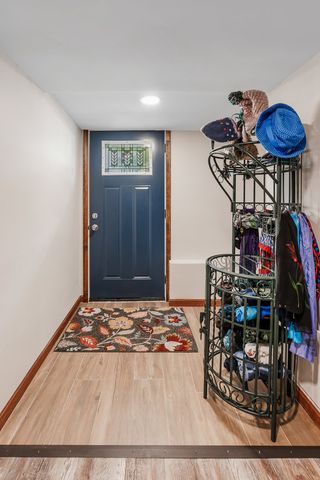 1301 W Nelson Street G, Chicago, IL 60657