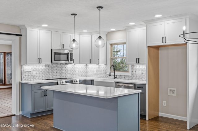 249 Riverview Dr, Mt Washington, KY 40047