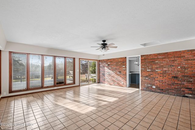 249 Riverview Dr, Mt Washington, KY 40047