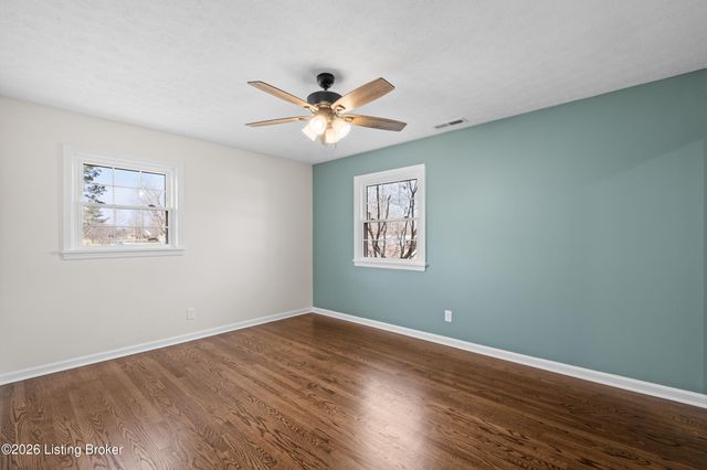 249 Riverview Dr, Mt Washington, KY 40047