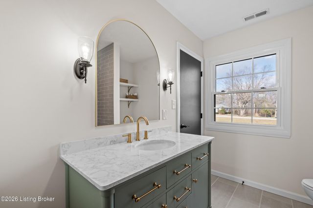 249 Riverview Dr, Mt Washington, KY 40047