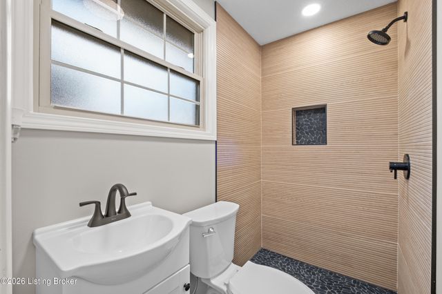 249 Riverview Dr, Mt Washington, KY 40047