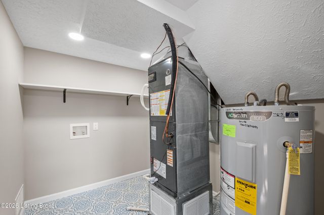 249 Riverview Dr, Mt Washington, KY 40047