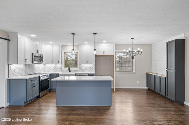 249 Riverview Dr, Mt Washington, KY 40047