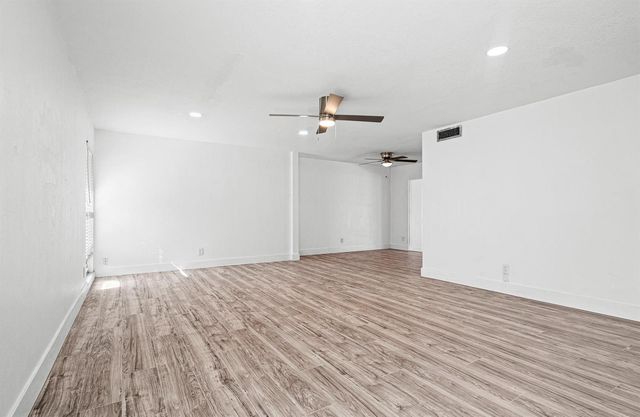7007 NW 64th Street, Tamarac, FL 33321