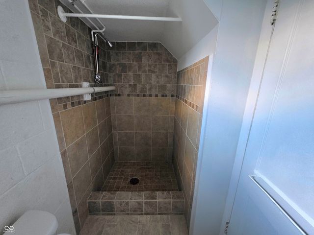 1141 Sugar Hill Drive, Rushville, IN 46173