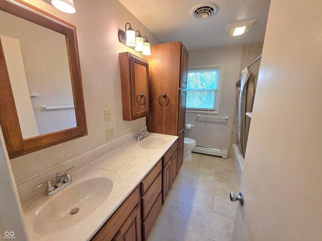 1141 Sugar Hill Drive, Rushville, IN 46173