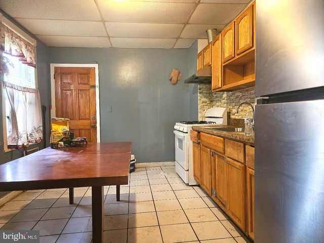 2423 OAKFORD ST, Philadelphia, PA 19146