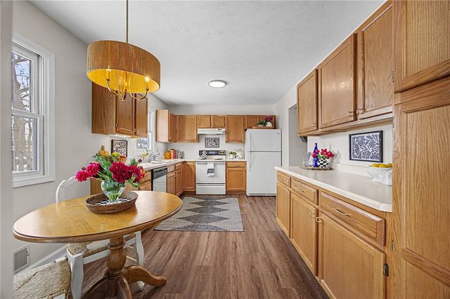 1322 Courtney Drive, Victor, NY 14564