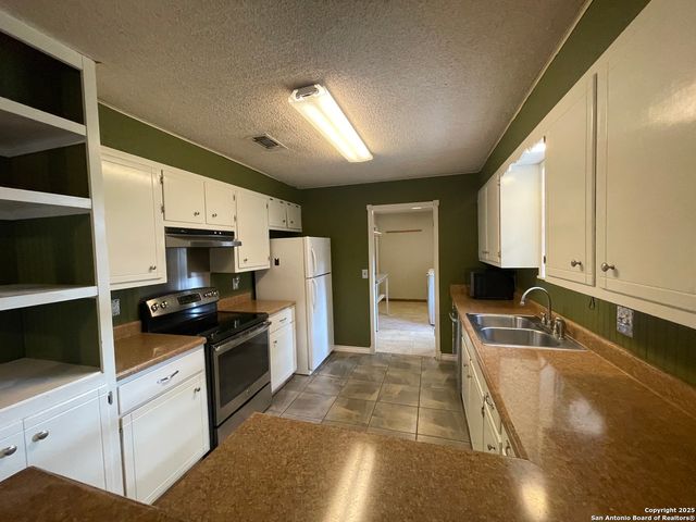 1346 Carnation, New Braunfels, TX 78130