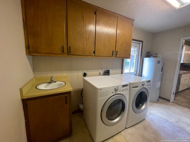 1346 Carnation, New Braunfels, TX 78130