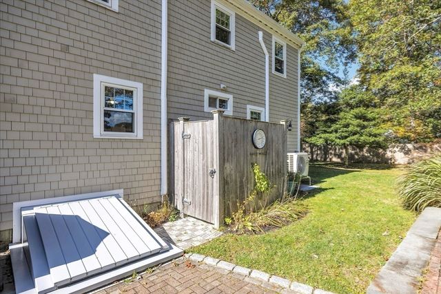 58 Orrs Ave, Barnstable, MA 02601