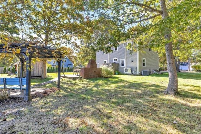58 Orrs Ave, Barnstable, MA 02601