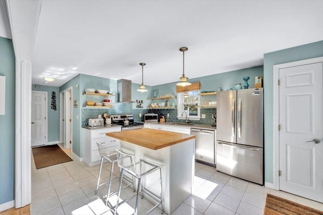 58 Orrs Ave, Barnstable, MA 02601