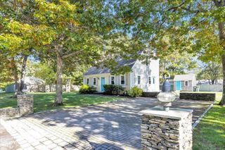 58 Orrs Ave, Barnstable, MA 02601