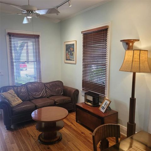2916 W BAY COURT AVENUE, Tampa, FL 33611