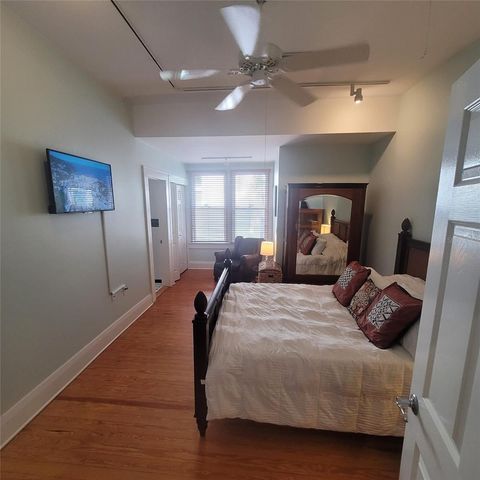 2916 W BAY COURT AVENUE, Tampa, FL 33611
