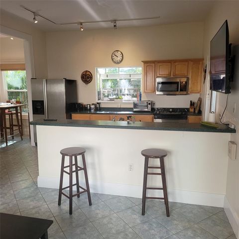 2916 W BAY COURT AVENUE, Tampa, FL 33611