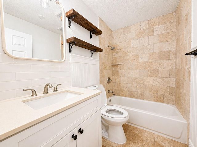 7 Carol Court A, Brookshire, TX 77423