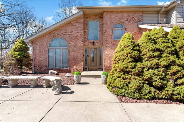 100 Judy Dr, Collier Twp, PA 15106