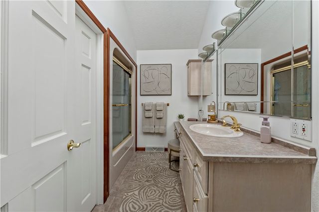 100 Judy Dr, Collier Twp, PA 15106