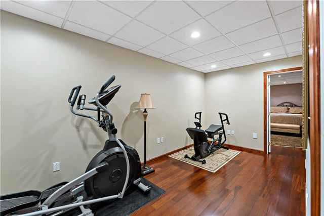 100 Judy Dr, Collier Twp, PA 15106