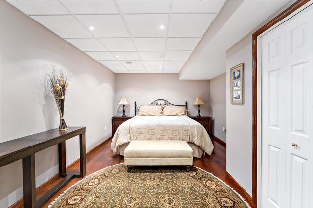 100 Judy Dr, Collier Twp, PA 15106